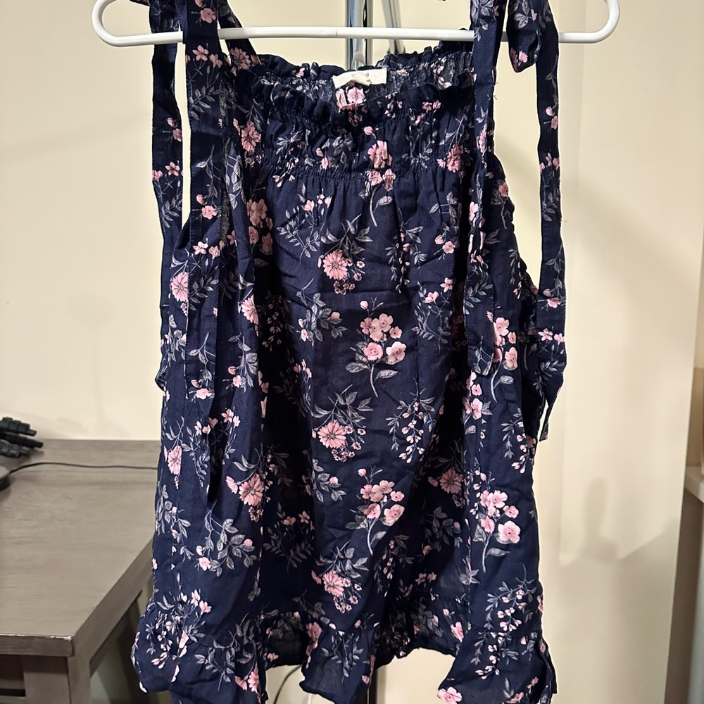 Easel Dark Blue and Light Pink Floral Top